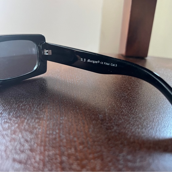 AJ Morgan ASOS black rectangular rhinestone frame diva sunglasses - Picture 7 of 11